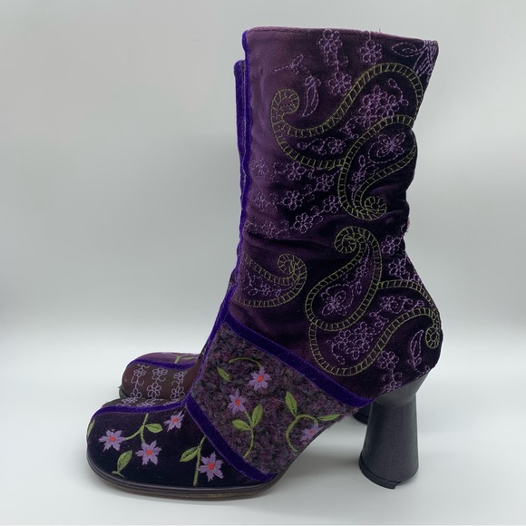 COPY - VINTAGE Boho Floral Embroidered Velvet Heeled Midi Boot By Kenneth Cole … - Picture 7 of 15